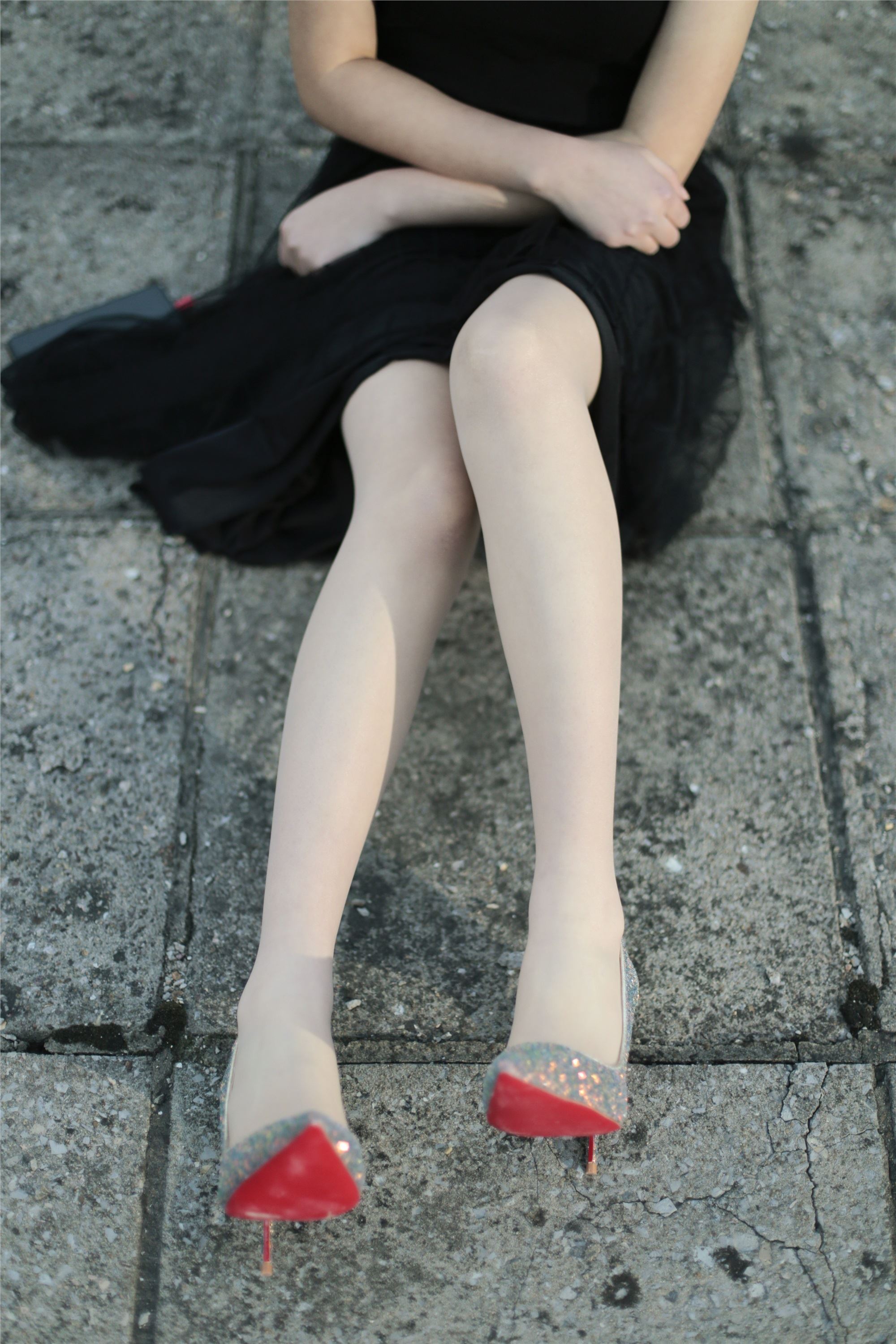 奈丝写真 NO.060 喵璃-从白昼到黑夜，在天台吹吹风